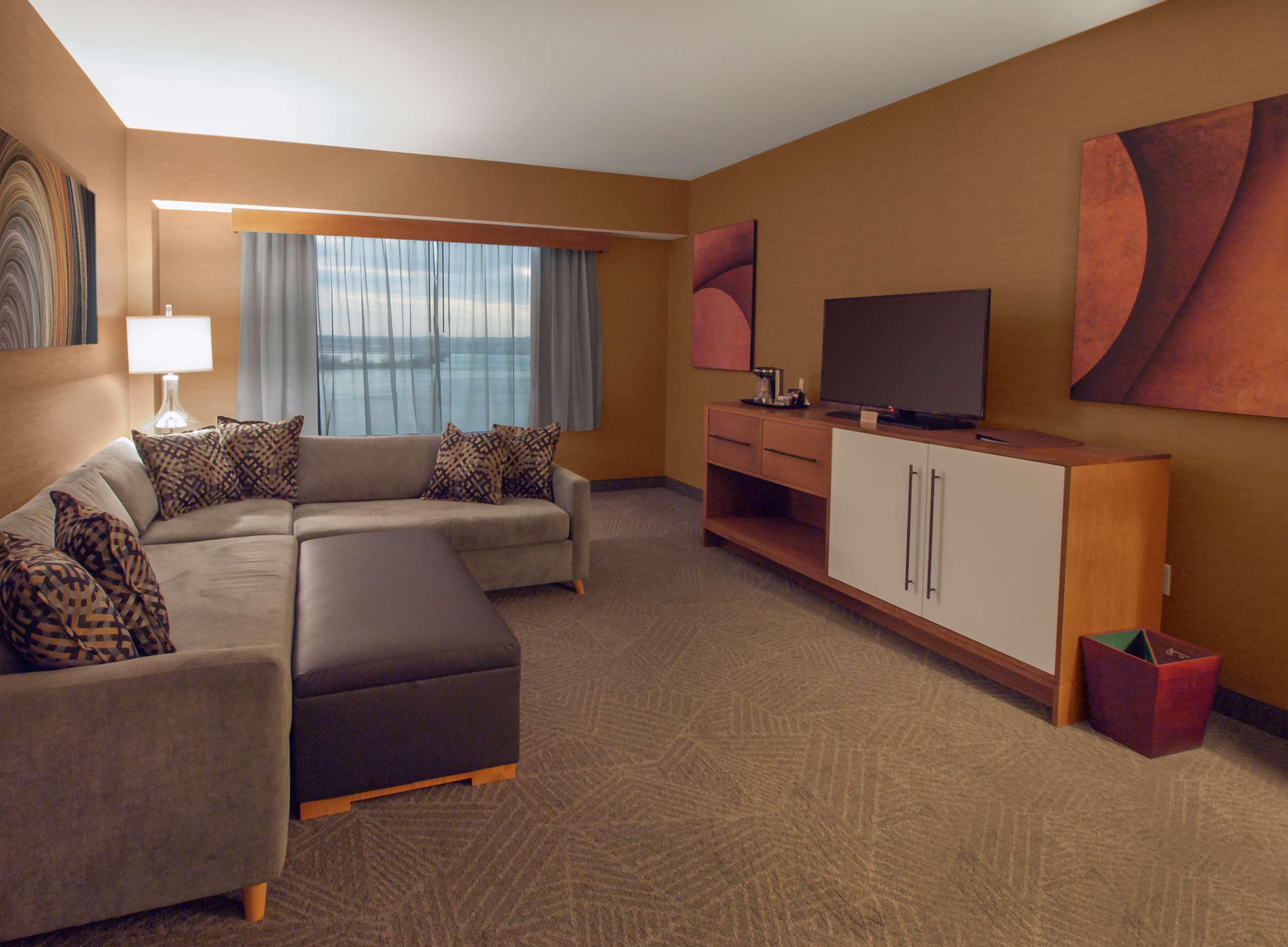 Doubletree By Hilton Hotel Niagara Falls New York Exterior foto