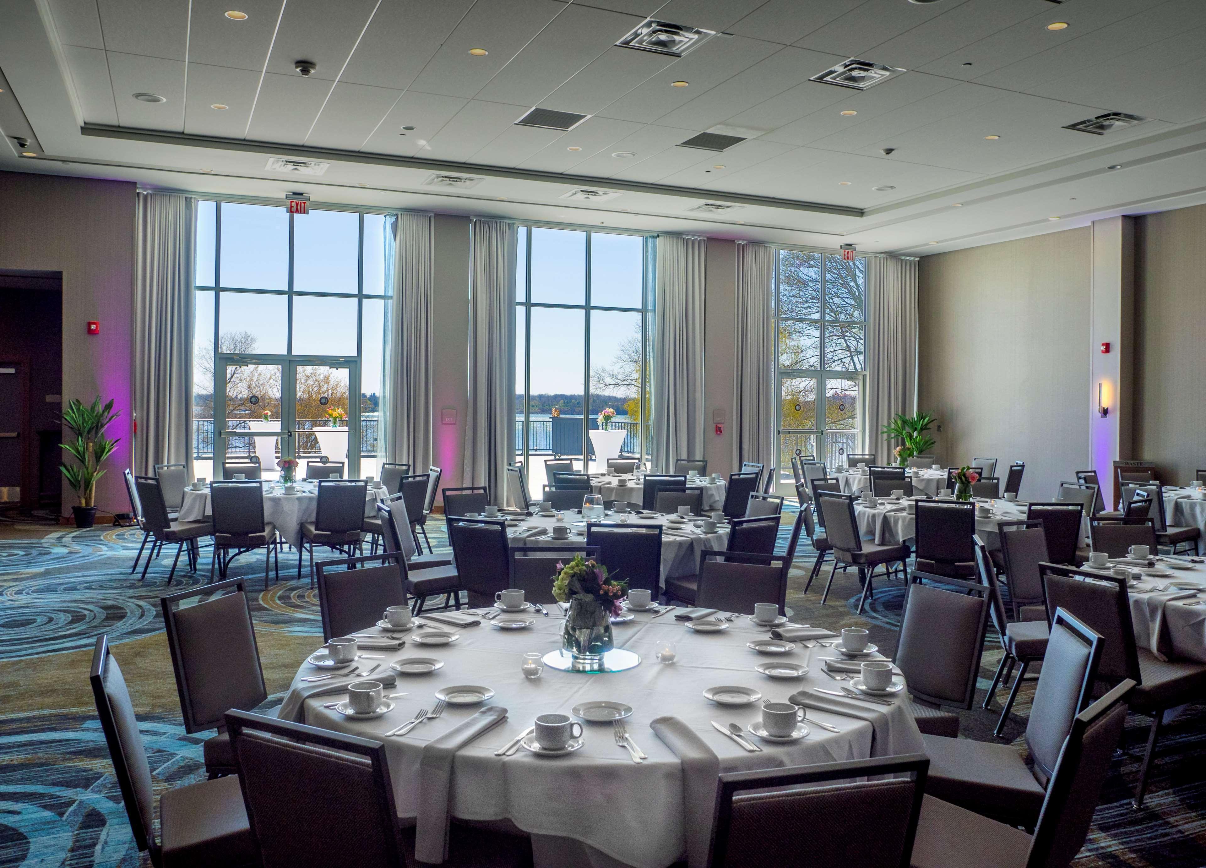 Doubletree By Hilton Hotel Niagara Falls New York Exterior foto